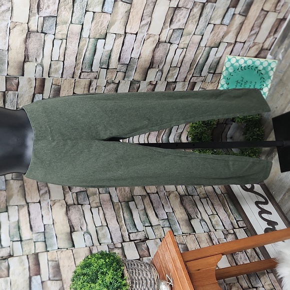 Utopia by Hue Olive Green High-Waisted Leggings - Picture 3 of 8